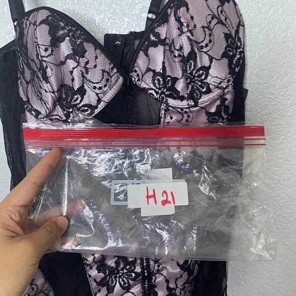 The Collection Escante Womens Black and Pink Lace Padded Lace Up Large Corset - Picture 13 of 13